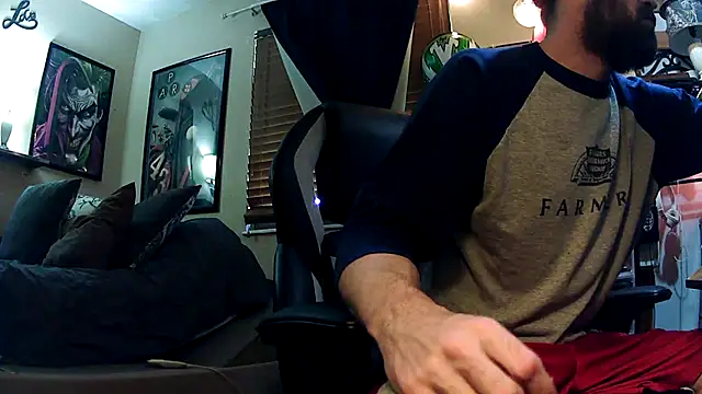 Snapshot of slutty_guy12 chatting on 03.12.25 slutty guy12 online show from 03.12.25