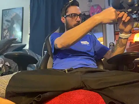 Snapshot of slutty_guy12 chatting on 03.13.25 slutty guy12 online show from 03.13.25