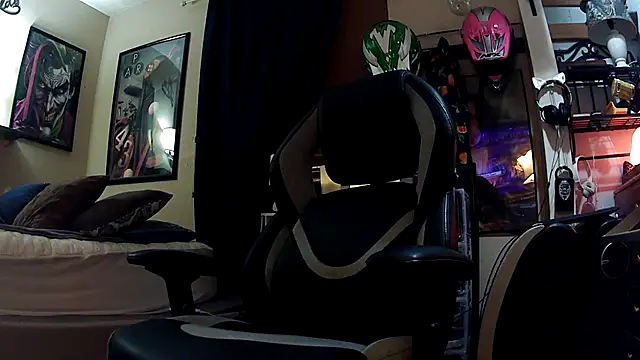 Snapshot of slutty_guy12 chatting on 03.15.25 slutty guy12 online show from 03.15.25