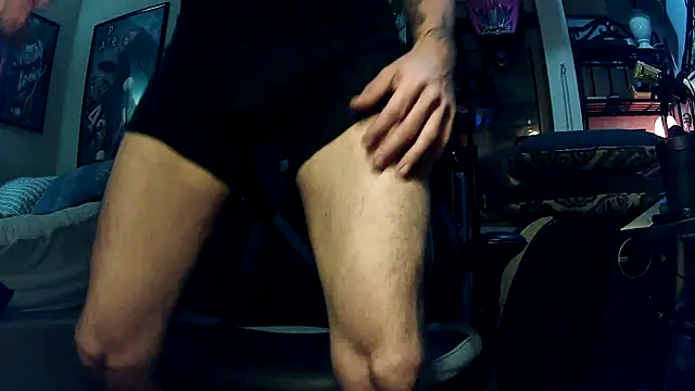 Snapshot of slutty_guy12 chatting on 03.16.25 slutty guy12 online show from 03.16.25