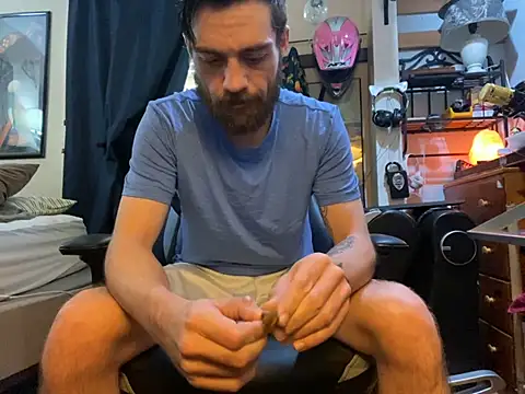 Snapshot of slutty_guy12 chatting on 03.16.25 slutty guy12 online show from 03.16.25