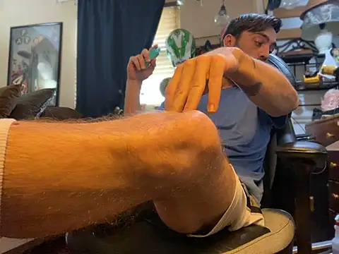 Snapshot of slutty_guy12 chatting on 03.18.25 slutty guy12 online show from 03.18.25