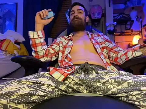 Snapshot of slutty_guy12 chatting on 03.19.25 slutty guy12 online show from 03.19.25