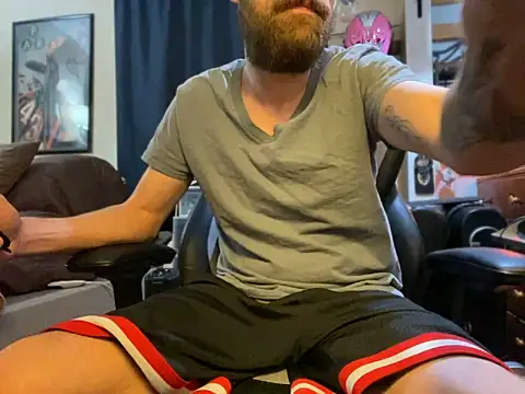 Snapshot of slutty_guy12 chatting on 03.22.25 slutty guy12 online show from 03.22.25