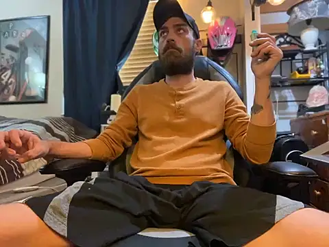 Snapshot of slutty_guy12 chatting on 03.22.25 slutty guy12 online show from 03.22.25