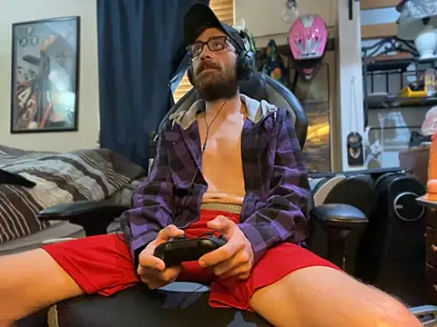 Snapshot of slutty_guy12 chatting on 03.22.25 slutty guy12 online show from 03.22.25