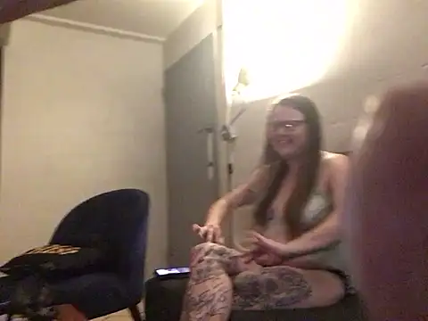 Snapshot of slutty_guy12 chatting on 04.04.26 slutty guy12 online show from 04.04.26