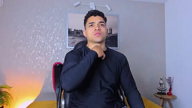 Snapshot of gerson_zt chatting on 09.20.25 gerson zt online show from 09.20.25