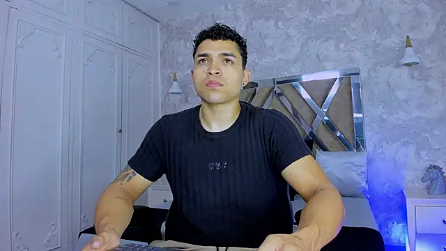 Snapshot of gerson_zt chatting on 10.21.25 gerson zt online show from 10.21.25