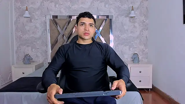 Snapshot of gerson_zt chatting on 10.23.25 gerson zt online show from 10.23.25