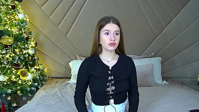 MilanaBalmain online show from 12.15.24