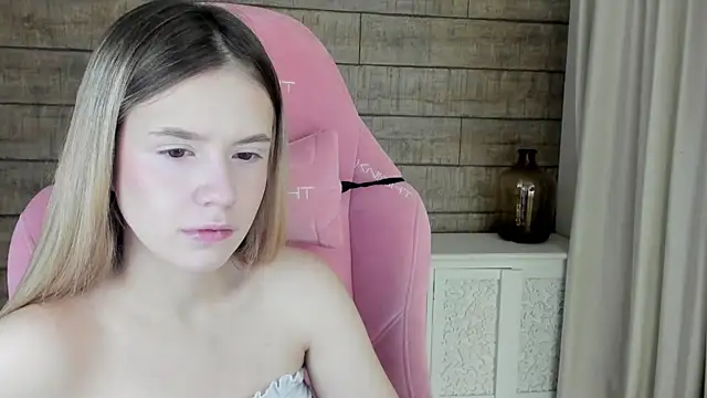 MilanaBalmain online show from 11.22.25