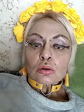 Gardener of Illusions online show from 10.18.25