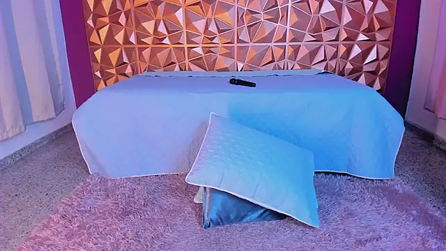 keendaall online show from 12.31.24