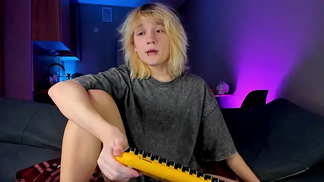 Gregory Byyrd online show from 01.05.25