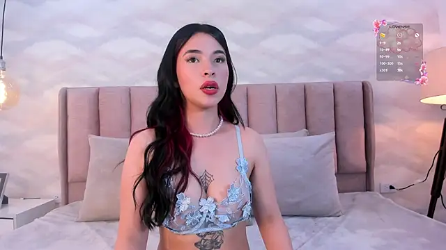 im nika  online show from 12.13.24