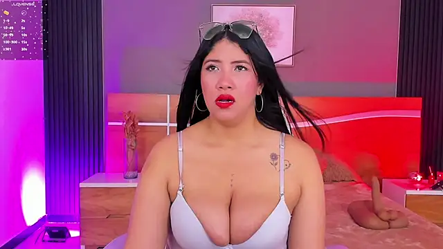 Snapshot of estrella_bigboobs14 chatting on 07.28.26 estrella bigboobs14 online show from 07.28.26