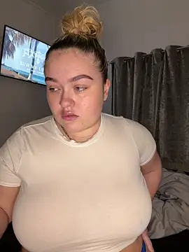 Dolly19x online show from 12.06.24