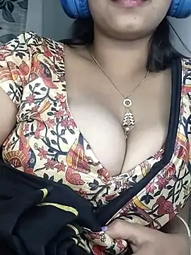 Snapshot of Sexy-Shalinii chatting on 03.07.25 Sexy-Shalinii online show from 03.07.25