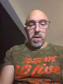 Snapshot of Crosss-23cm chatting on 11.04.25 Crosss-23cm online show from 11.04.25