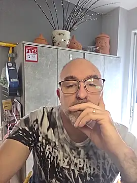 Snapshot of Crosss-23cm chatting on 02.20.26 Crosss-23cm online show from 02.20.26