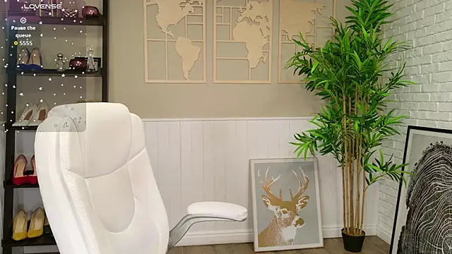 LadyLeea online show from 10.02.25