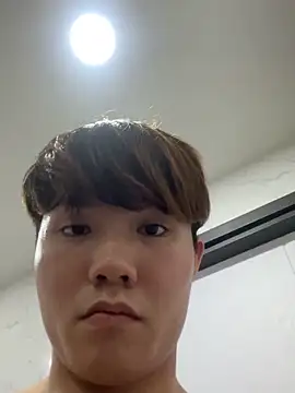 Snapshot of thehornyboyz chatting on 01.18.25 thehornyboyz online show from 01.18.25