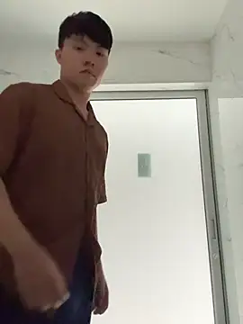 Snapshot of thehornyboyz chatting on 01.11.26 thehornyboyz online show from 01.11.26