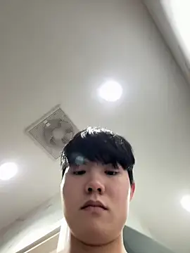 Snapshot of thehornyboyz chatting on 03.04.26 thehornyboyz online show from 03.04.26