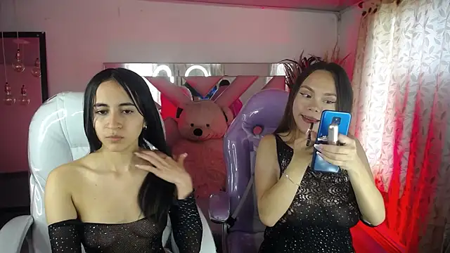 Mia Fischer online show from 10.14.25