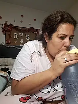 kittymorenita26 online show from 01.04.25