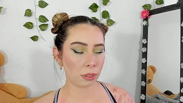 Snapshot of JanneKim chatting on 10.02.25 JanneKim online show from 10.02.25