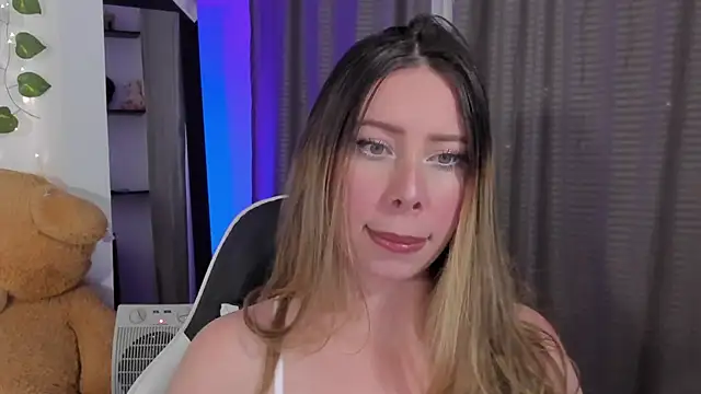 Snapshot of JanneKim chatting on 10.16.25 JanneKim online show from 10.16.25