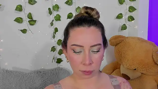 JanneKim online show from 11.14.25