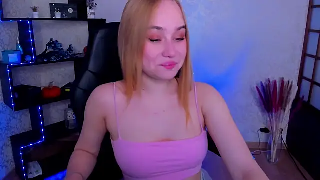 Snapshot of LianaBright chatting on 12.02.24 LianaBright online show from 12.02.24