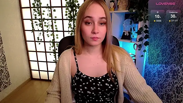 Snapshot of LianaBright chatting on 12.05.24 LianaBright online show from 12.05.24