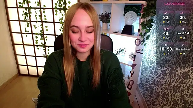 Snapshot of LianaBright chatting on 12.23.24 LianaBright online show from 12.23.24