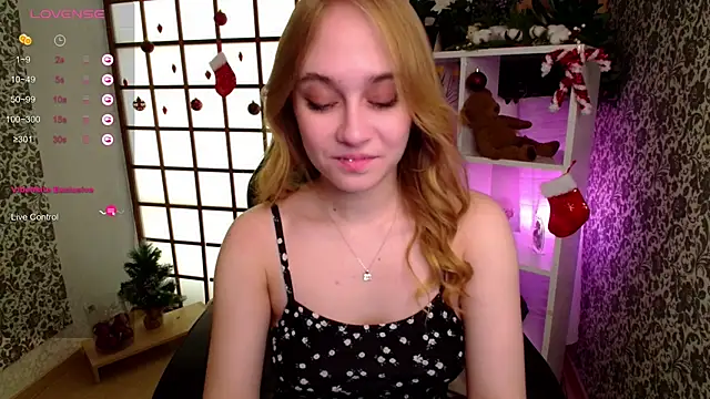 Snapshot of LianaBright chatting on 01.06.25 LianaBright online show from 01.06.25