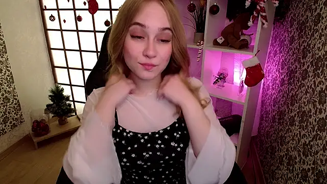 Snapshot of LianaBright chatting on 01.16.25 LianaBright online show from 01.16.25