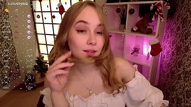 Snapshot of LianaBright chatting on 01.17.25 LianaBright online show from 01.17.25