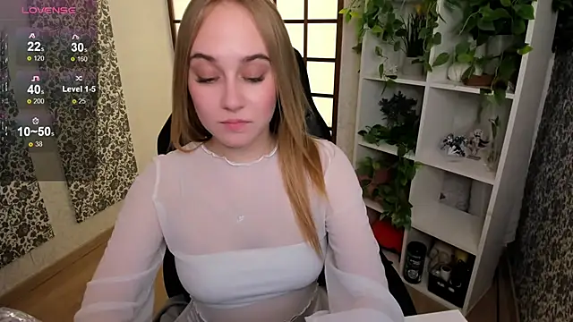 Snapshot of LianaBright chatting on 02.03.25 LianaBright online show from 02.03.25