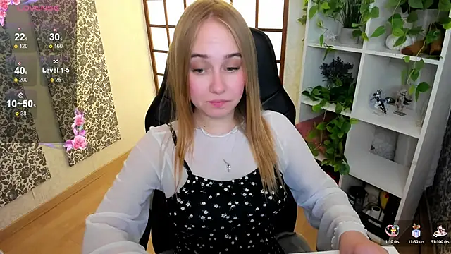 Snapshot of LianaBright chatting on 02.06.25 LianaBright online show from 02.06.25