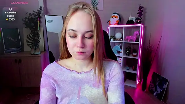 Snapshot of LianaBright chatting on 02.12.26 LianaBright online show from 02.12.26