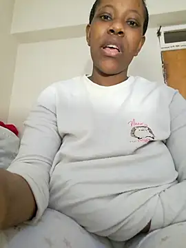 Snapshot of vanie chatting on 11.16.25 vanie online show from 11.16.25