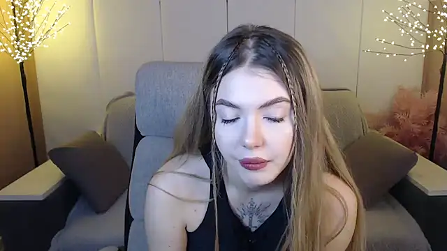 Snapshot of Ritaneer chatting on 02.11.25 Ritaneer online show from 02.11.25