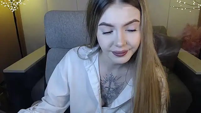 Snapshot of Ritaneer chatting on 02.19.25 Ritaneer online show from 02.19.25