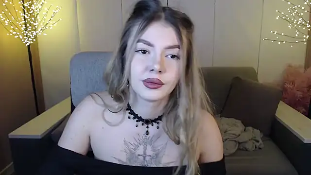 Snapshot of Ritaneer chatting on 02.25.25 Ritaneer online show from 02.25.25