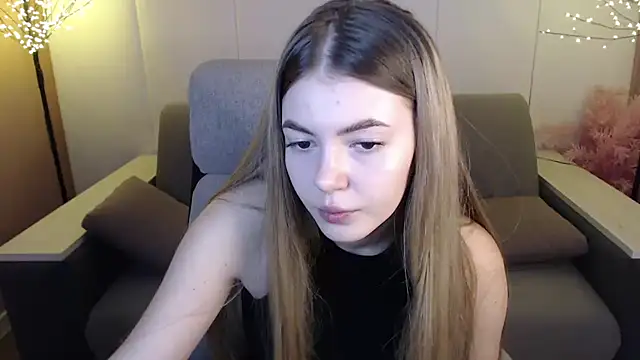Snapshot of Ritaneer chatting on 03.15.25 Ritaneer online show from 03.15.25
