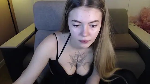 Snapshot of Ritaneer chatting on 03.18.25 Ritaneer online show from 03.18.25