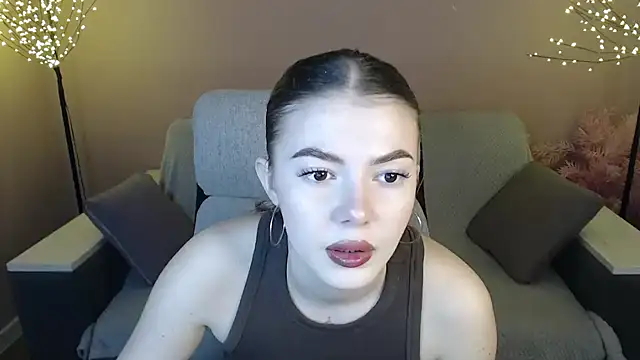 Snapshot of Ritaneer chatting on 03.22.25 Ritaneer online show from 03.22.25